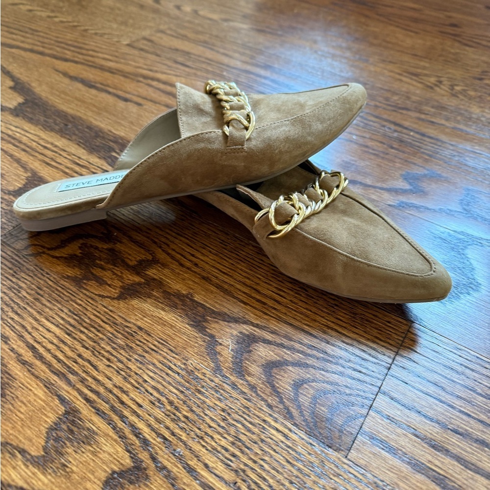 Steve Madden Brown Suede Mules with Gold Chain - Picture 2 of 3